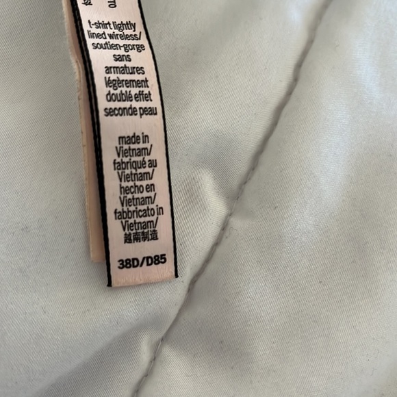 VS Bra - Picture 7 of 7